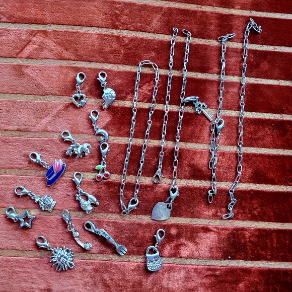 Vintage Jewelry - Charm Bracelet Set